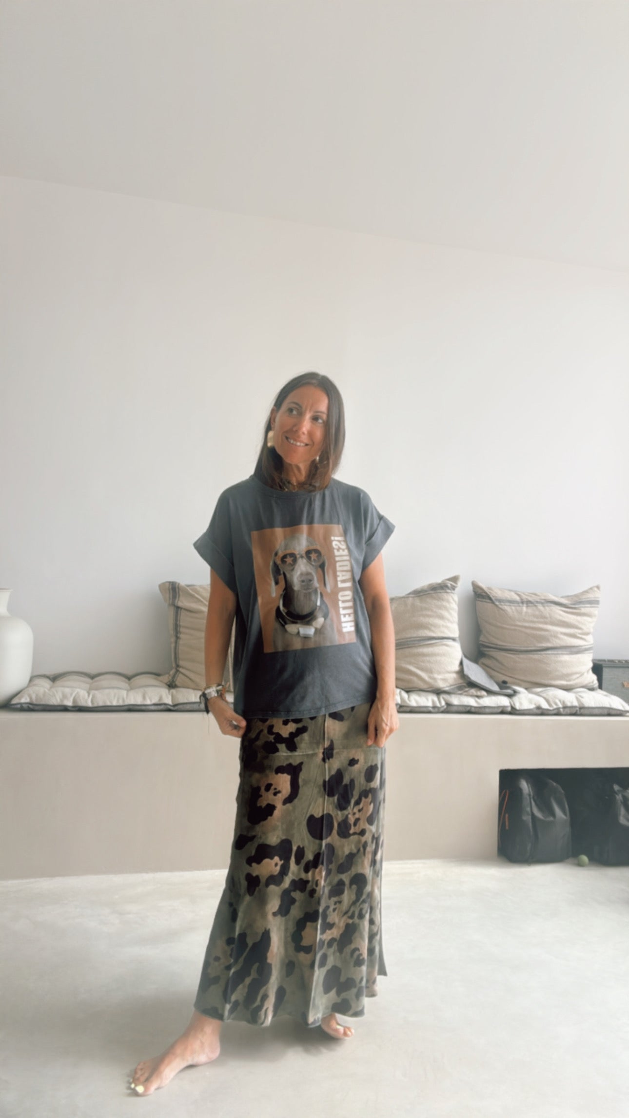 Camiseta  “Hello Ladies”