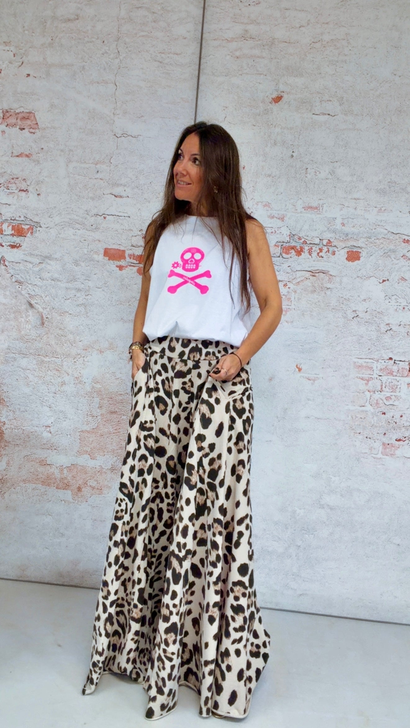 Camiseta “Dancer skull” white – Singularwardrobe