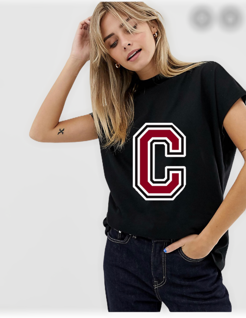 Camiseta “college” con tu inicial