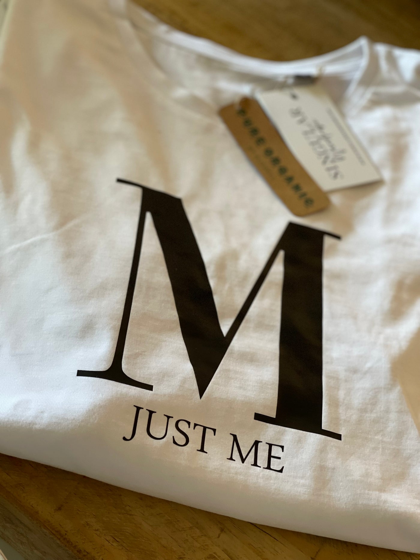 Camiseta Inicial “Just Me” Manga Larga